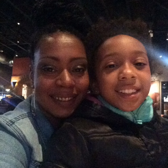 Meet your Posher, Stephanie - Picture 3 of 4